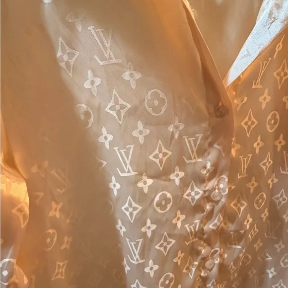 Silk-Feel Cream Logo-Print Button Front dress Shirt fashion insprd. - Picture 2 of 3